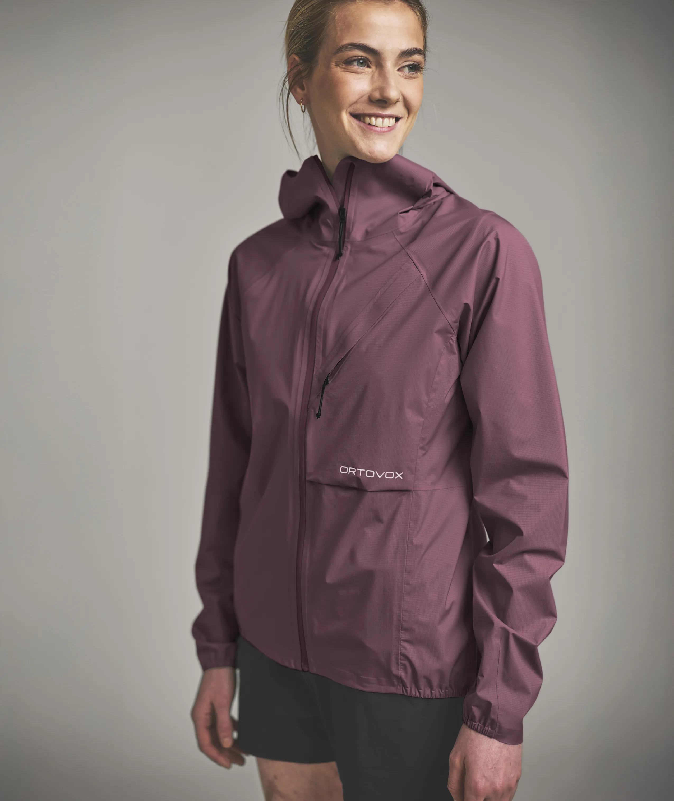 62763-70401-TRACE_2_5L_JACKET_W-D-02.jpg 62763-70401-TRACE_2_5L_JACKET_W-D-02.jpg