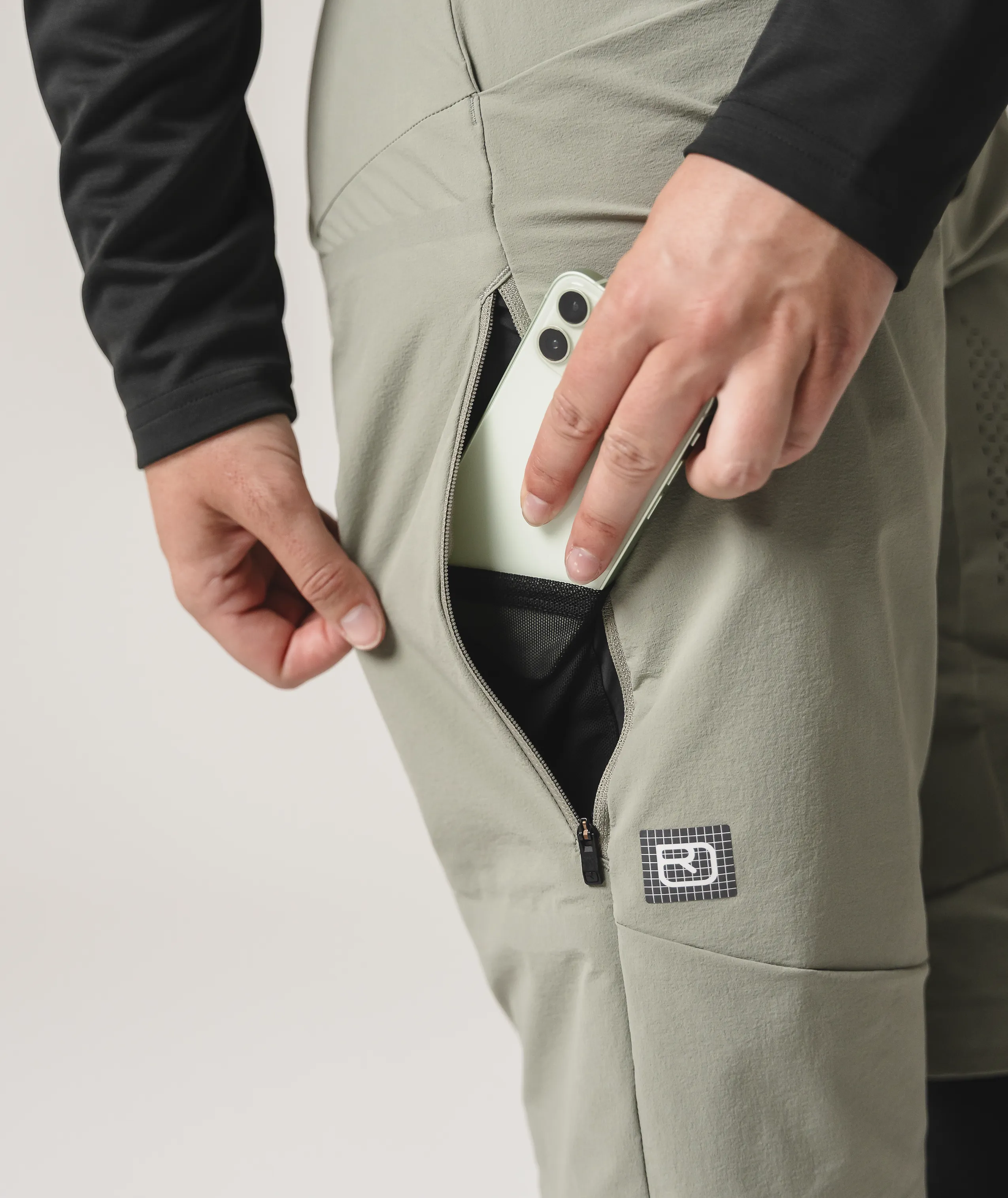 58730-SEQUENCE_TRAIL_SHORTS_W-D-06.png 58730-SEQUENCE_TRAIL_SHORTS_W-D-06.png