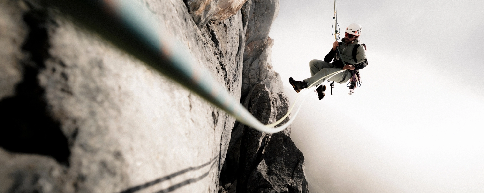 ORTOVOX_Header_Brand_w2627_Desktop rock climbing, rope, climber, harness, helmet