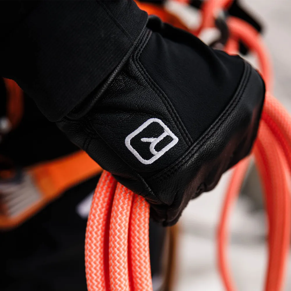 Clothing, Glove, Rope, Strap, Person