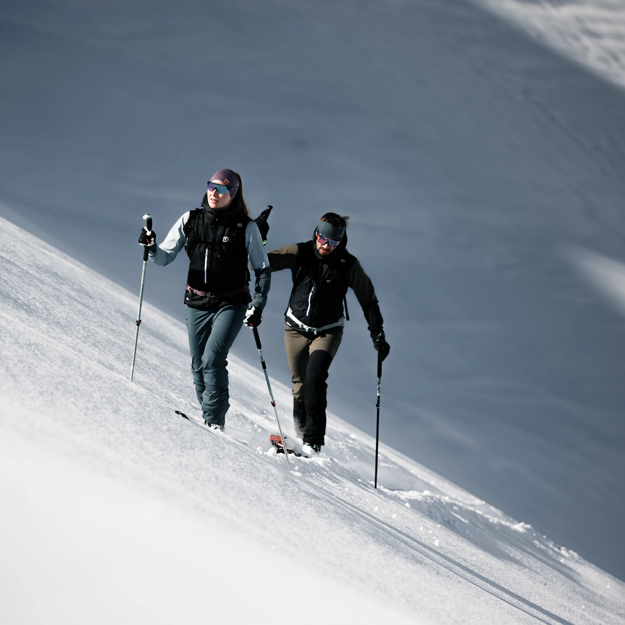 61532-SWISSWOOL_PIZ_BO%C3%88_VEST_W-M-03.png