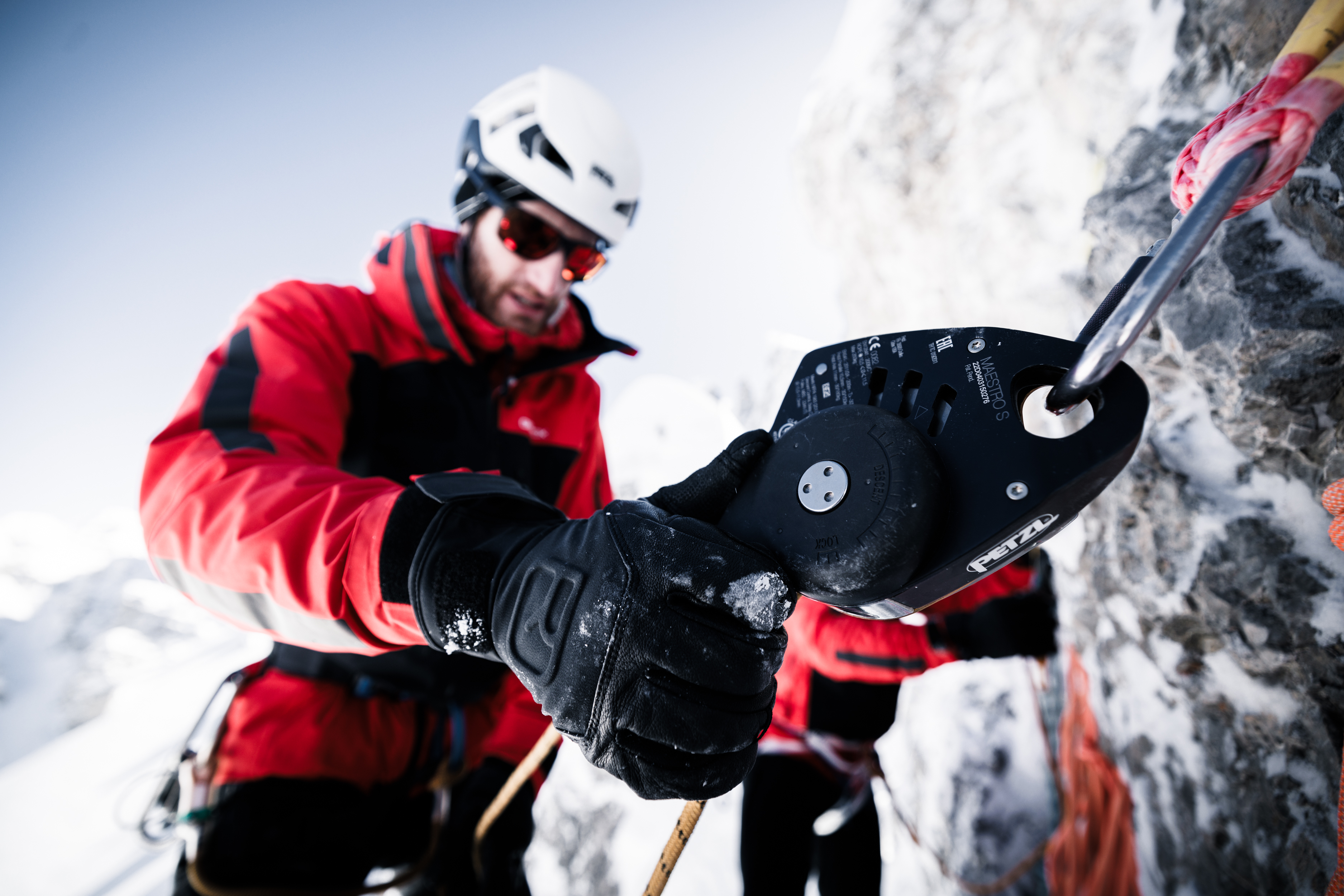 DA_4971_RC_2425_Axams_MaxDraeger_MedRes Outdoors, Glove, Helmet, Man, Person