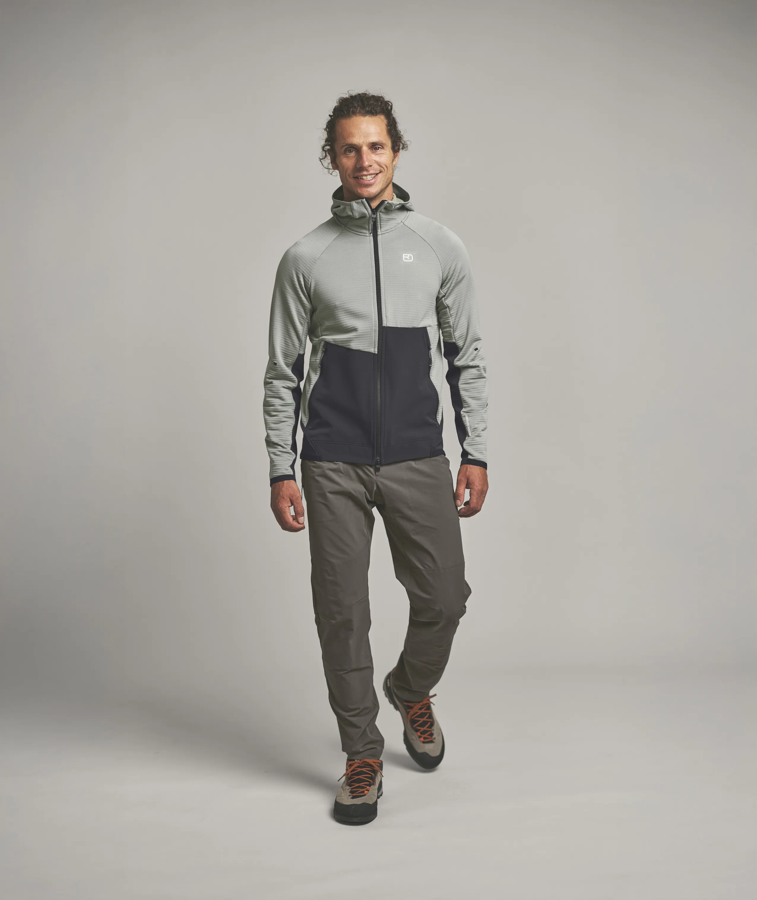 87312-63101-FLEECE_RIB_HOODY_M-D-01.jpg 87312-63101-FLEECE_RIB_HOODY_M-D-01.jpg, jacket, softshell, hooded, two-tone, athletic pants