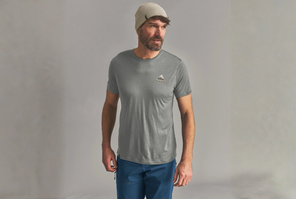 8 (1) t-shirt, short sleeve, gray, logo, mountain emblem