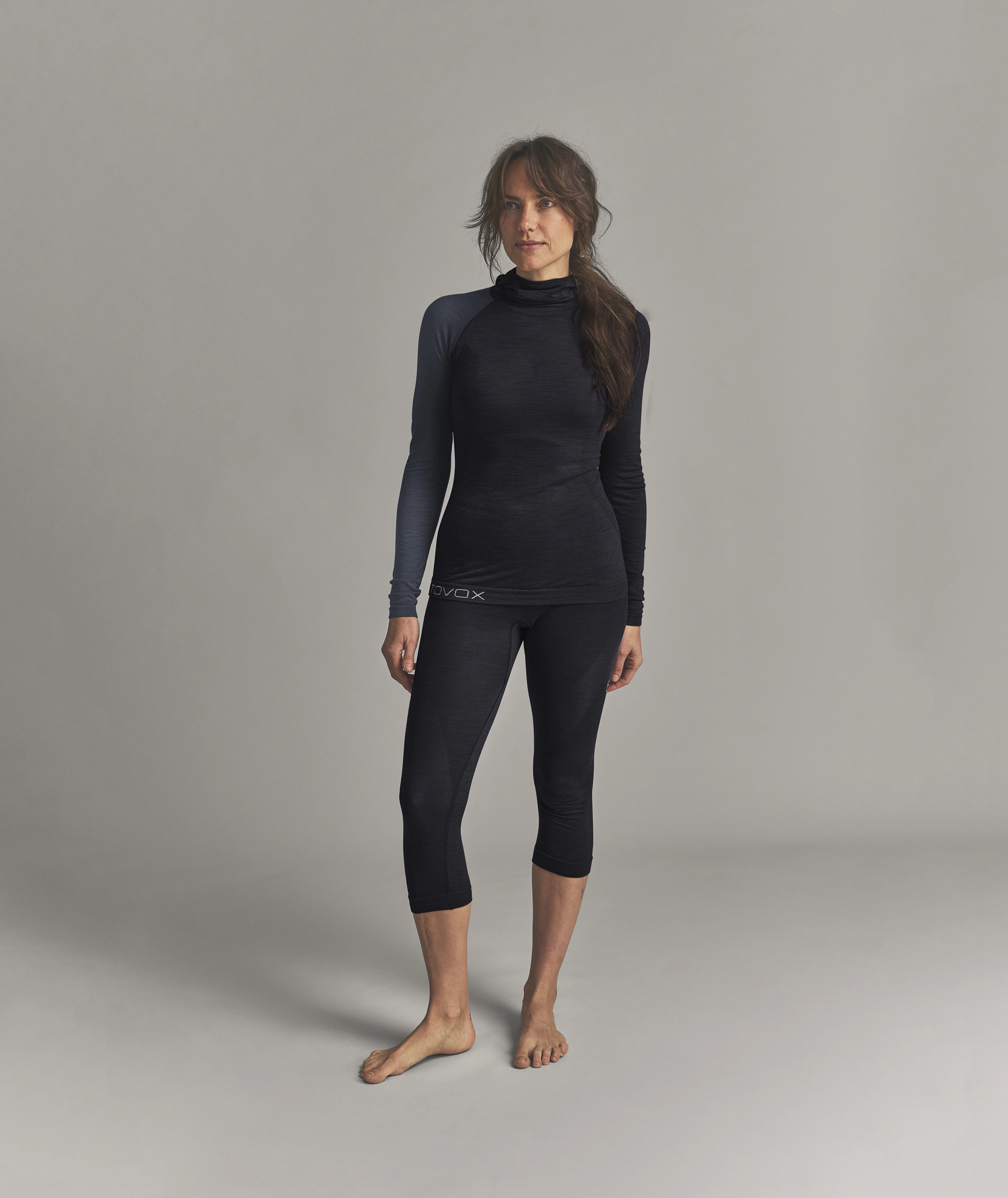 120 COMP LIGHT HOODY W base layer, long sleeve top, turtleneck, leggings, dark gray