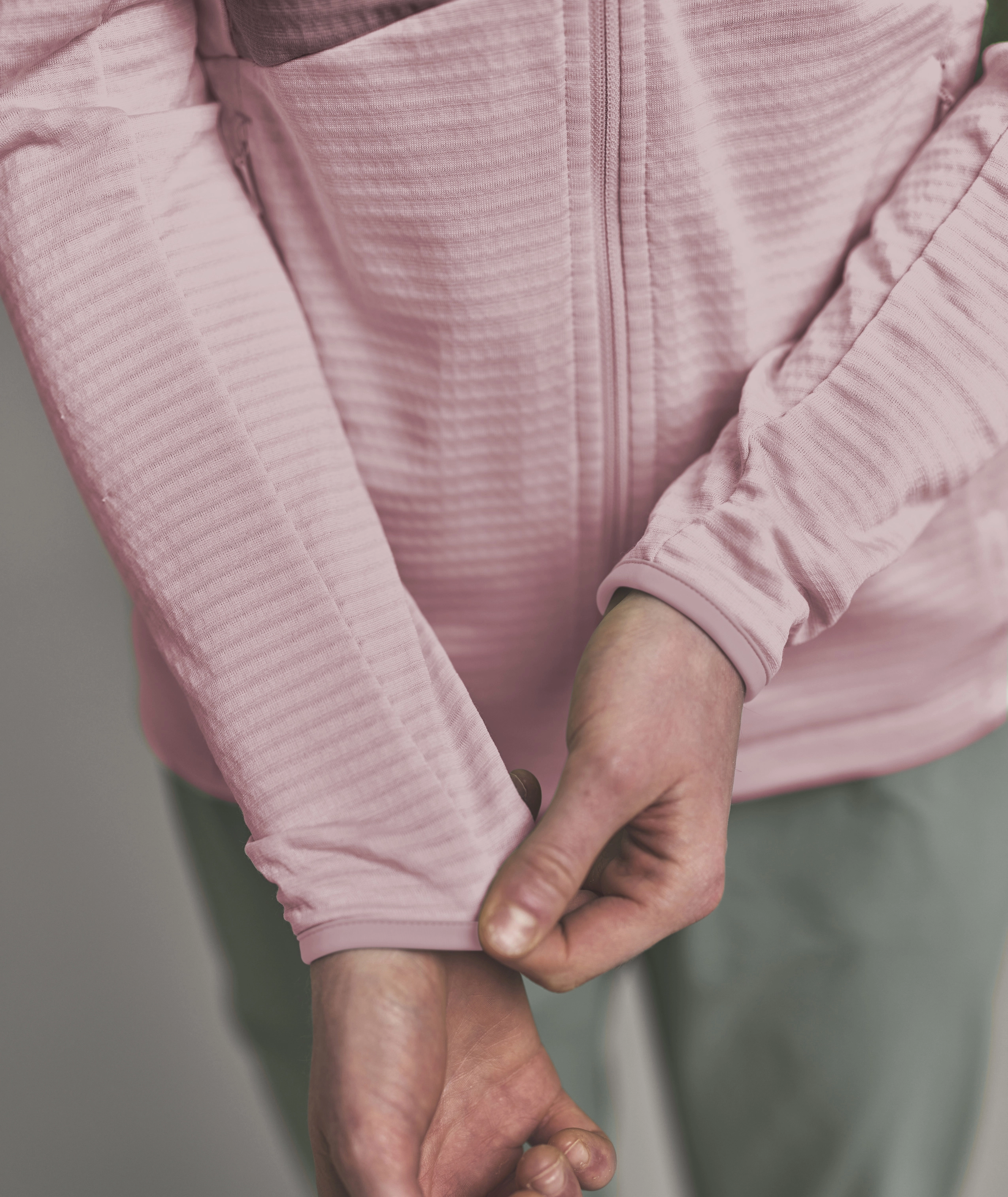 87106-35501-FLEECE_LIGHT_GRID_HOODY_W-D-03.jpg 87106-35501-FLEECE_LIGHT_GRID_HOODY_W-D-03.jpg, jacket, zipper, long sleeves, pink, soft fabric