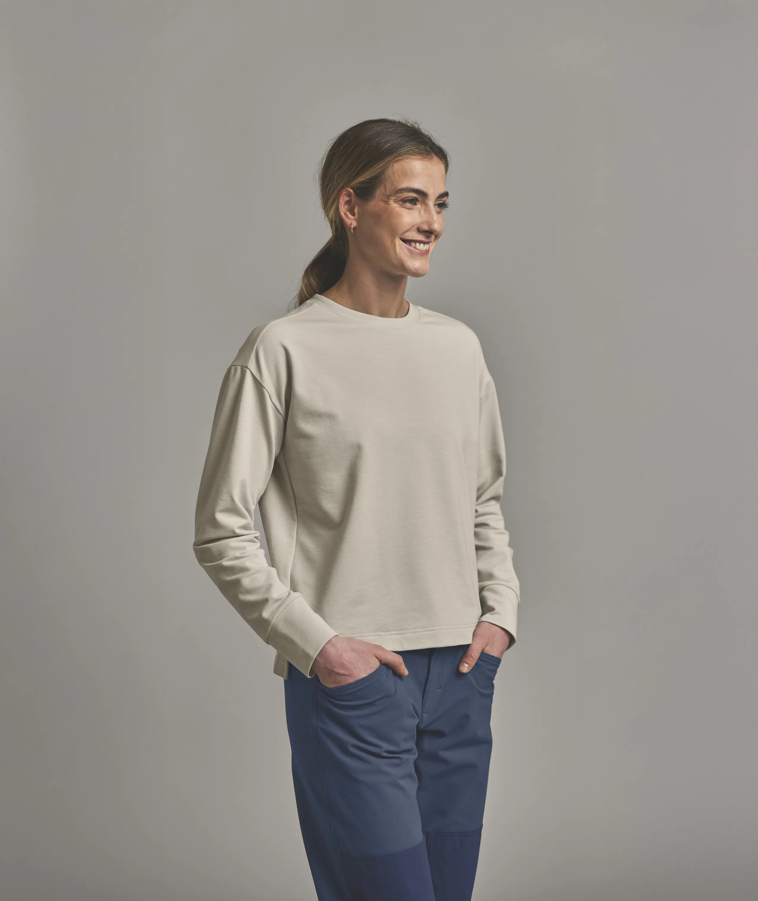 AFFINITY CREW NECK W AFFINITY CREW NECK W