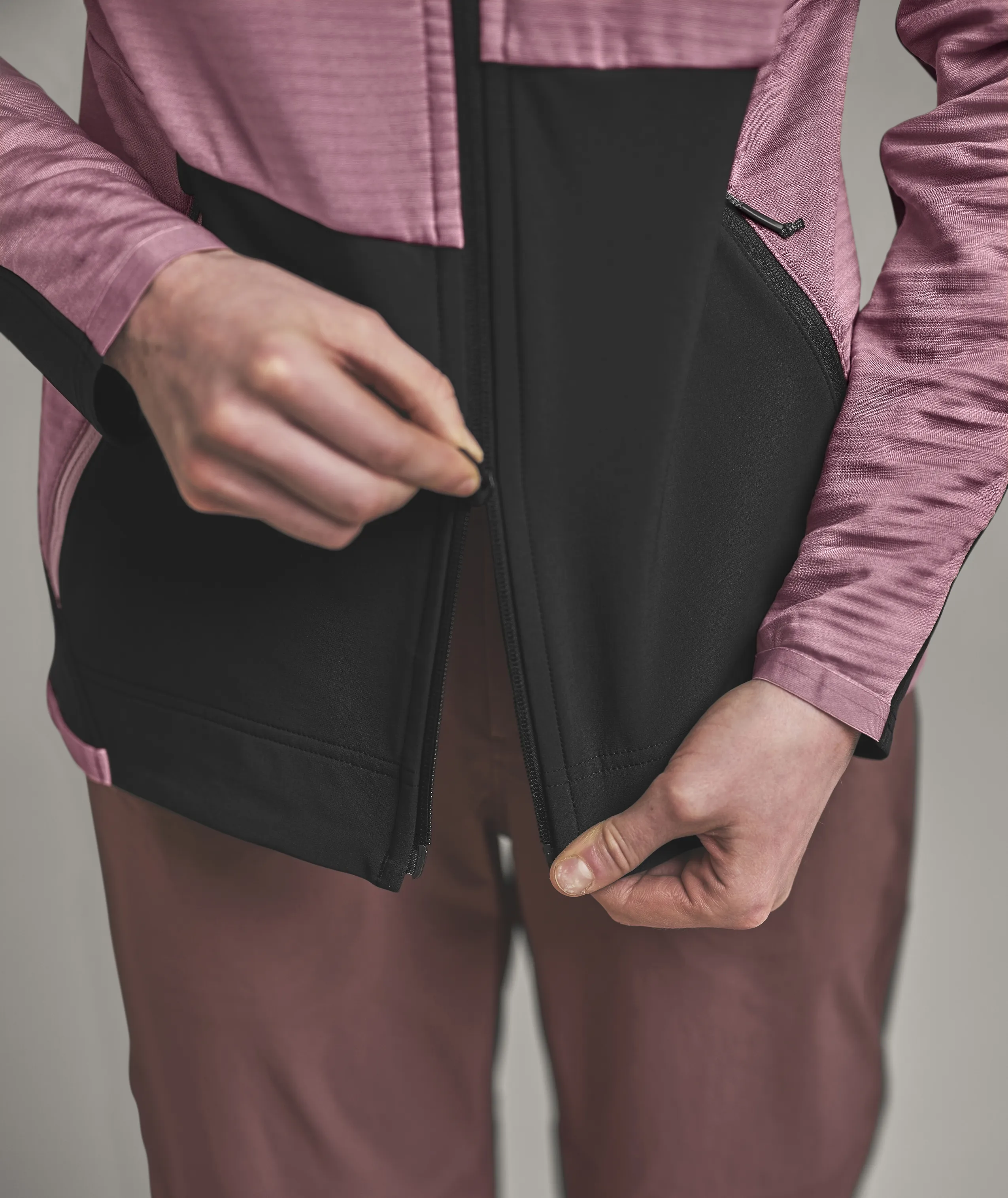 87302-35401-FLEECE_RIB_HOODY_W-D-04_1.jpg 87302-35401-FLEECE_RIB_HOODY_W-D-04_1.jpg, jacket, zipper, black panel, pink jacket, outerwear
