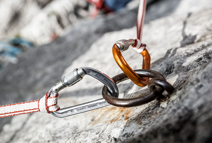 Rappelling, lowering off and descending when alpine climbing