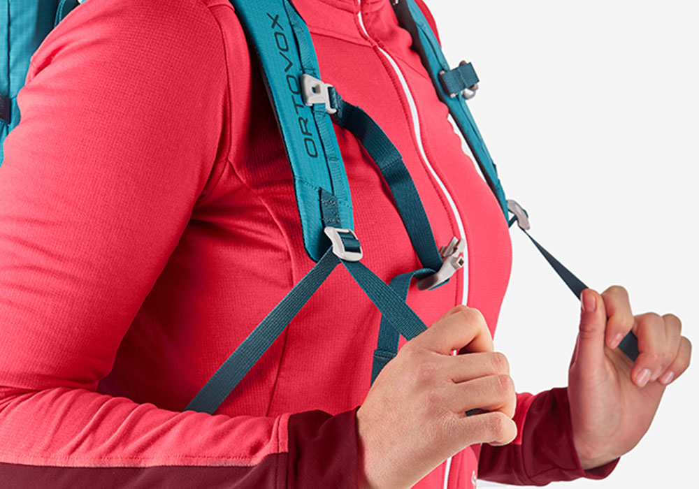 Rucksack einstellen: Schulterträger festziehen